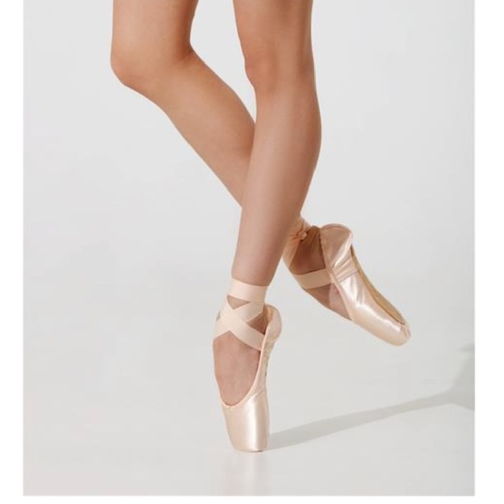 Elegant Satin Ballet Pointe Shoes